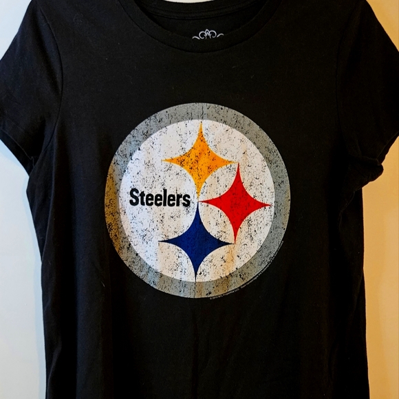 Old Navy Tops - Womens Pittsburg Steelers T-shirt